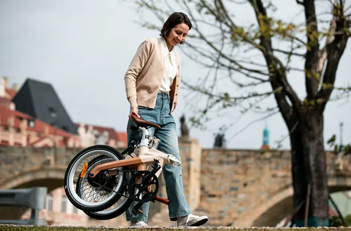 ADO Air Carbon Ultralight Folding E-Bike - Image 6