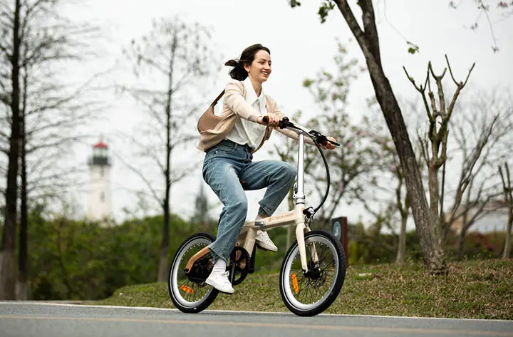 ADO Air Carbon Ultralight Folding E-Bike - Image 7