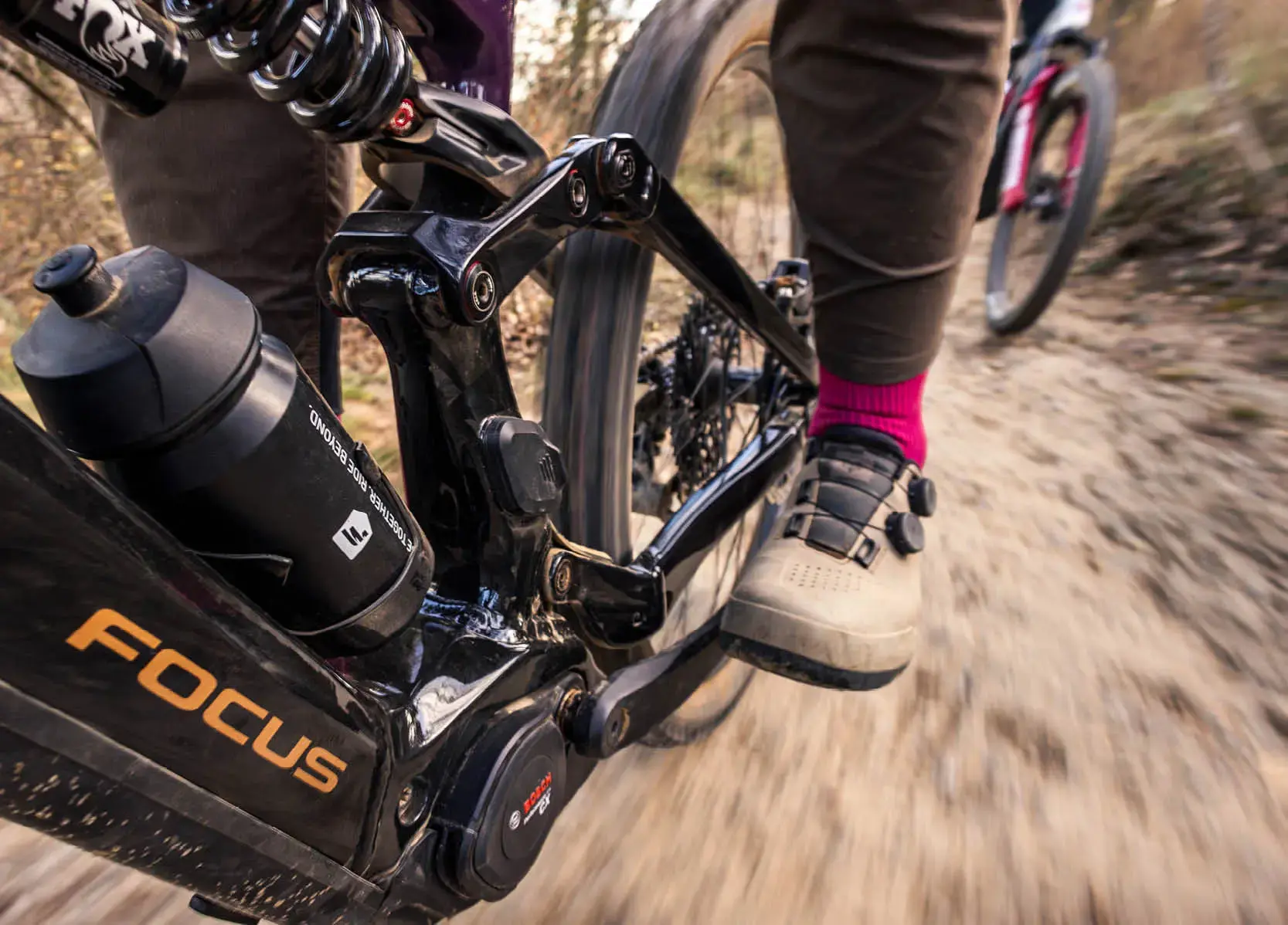 Focus F26 Sam2 6.9 Enduro EMTB - White-Steelgrey - Image 6