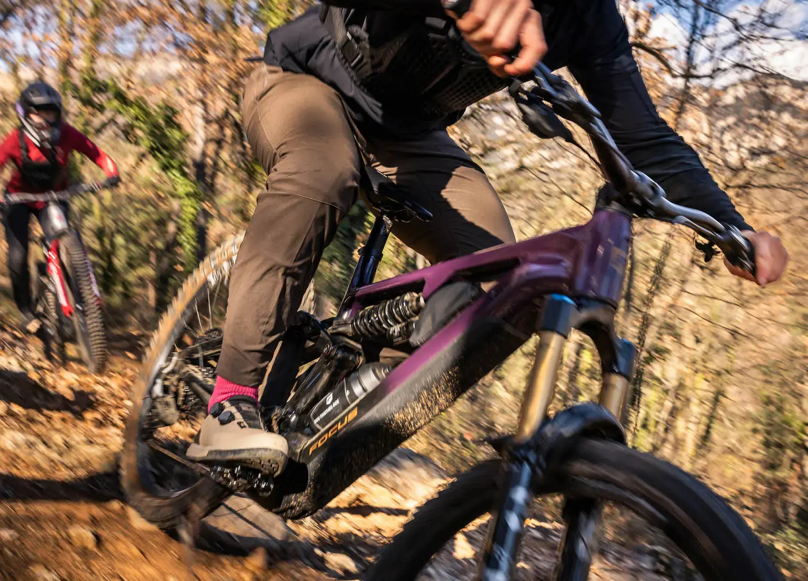 Focus F26 Sam2 6.9 Enduro EMTB - White-Steelgrey - Image 5